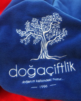 DOĞA ÇİFTLİK, LOGO NAKIŞLI POLAR ŞAL