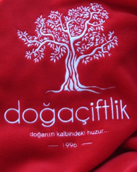 DOĞA ÇİFTLİK, LOGO NAKIŞLI POLAR ŞAL