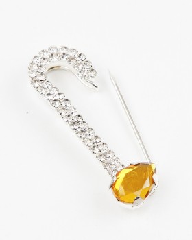 GOLD ÇENGELLİ İĞNE BROŞ