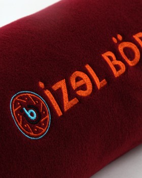 İZEL BÖREK LOGO NAKIŞLI POLAR ŞAL