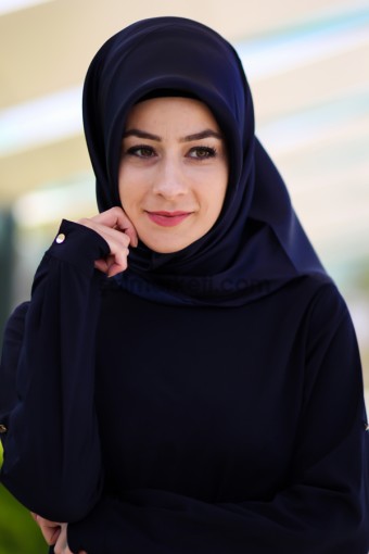 İPEKSİ DÜZ RENK KRİSTAL EŞARP LACİVERT