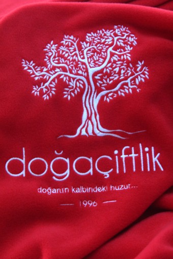 DOĞA ÇİFTLİK, LOGO NAKIŞLI POLAR ŞAL